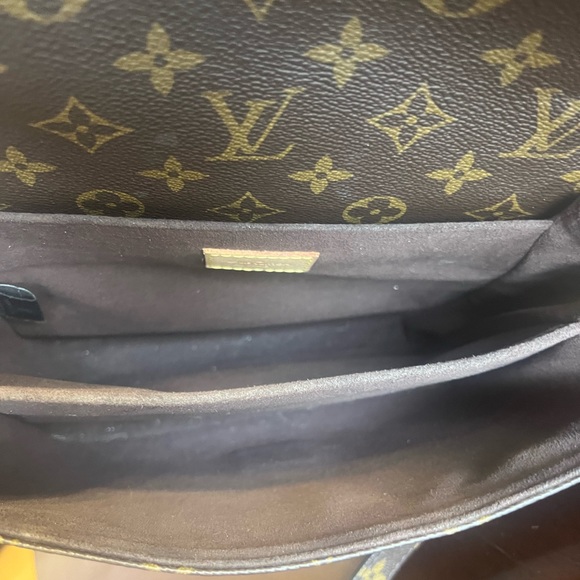 Louis Vuitton Monogram Pochette Metis - Picture 4 of 5